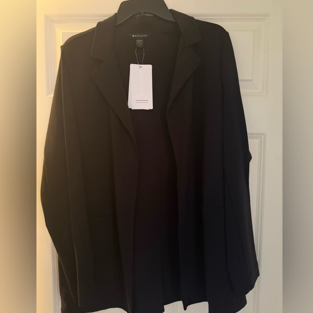 NWT Athleta Size 12 Eastbound Blazer in Black - Picture 2 of 2